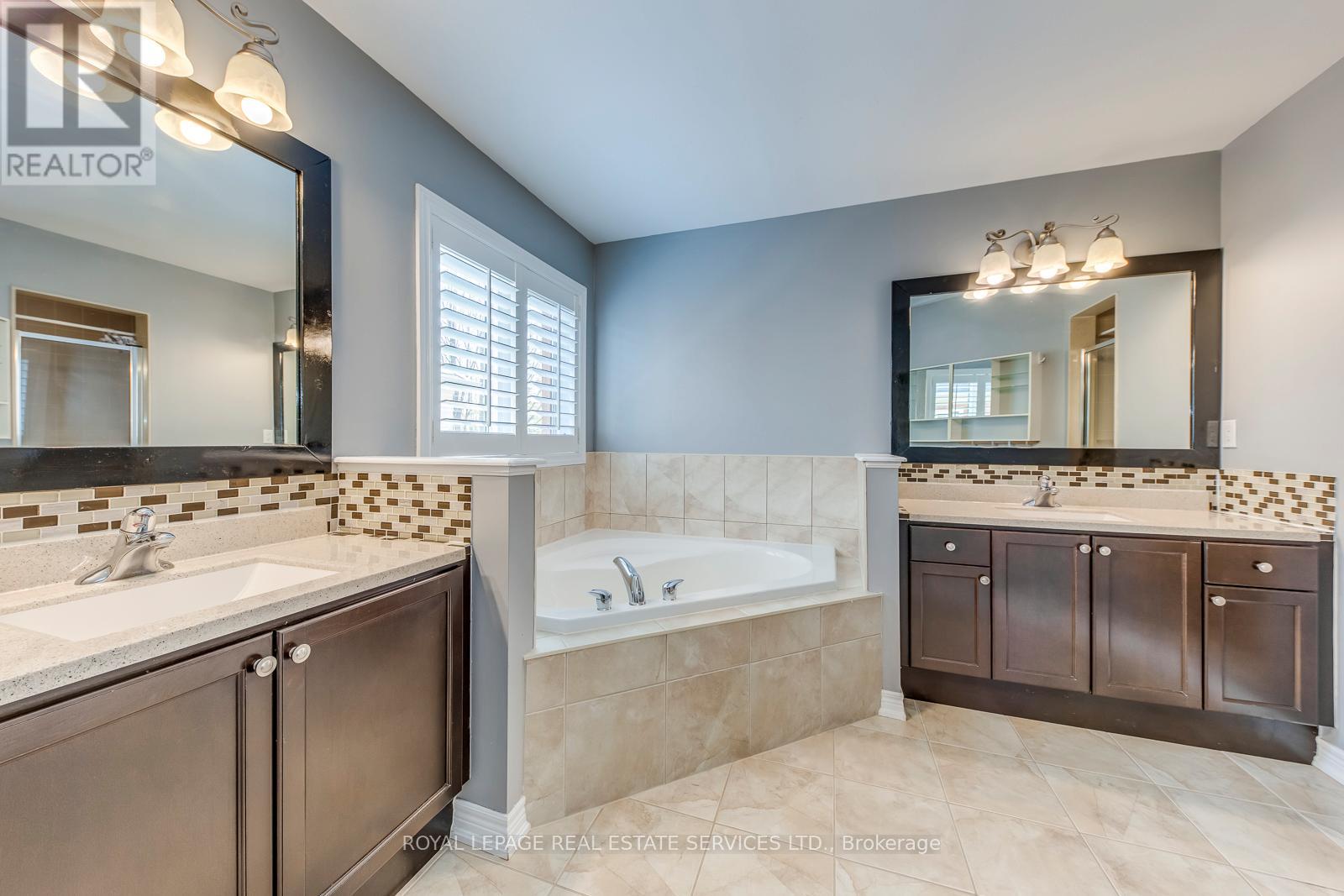 431 Burloak Drive, Oakville, Ontario  L6L 6W8 - Photo 34 - W13088550