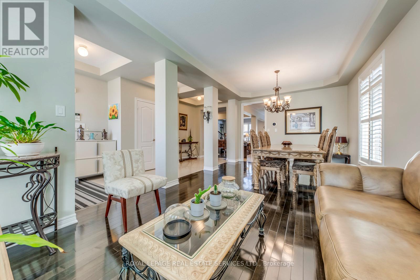 431 Burloak Drive, Oakville, Ontario  L6L 6W8 - Photo 6 - W13088550
