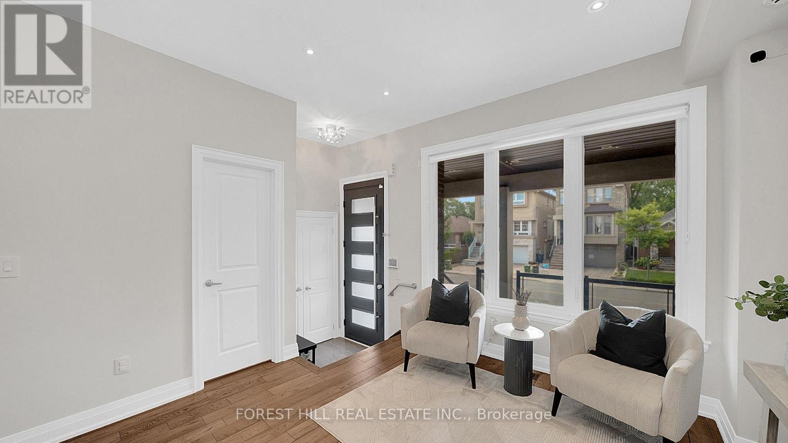 1070 Briar Hill Avenue, Toronto, Ontario  M6B 1M7 - Photo 2 - W13088560