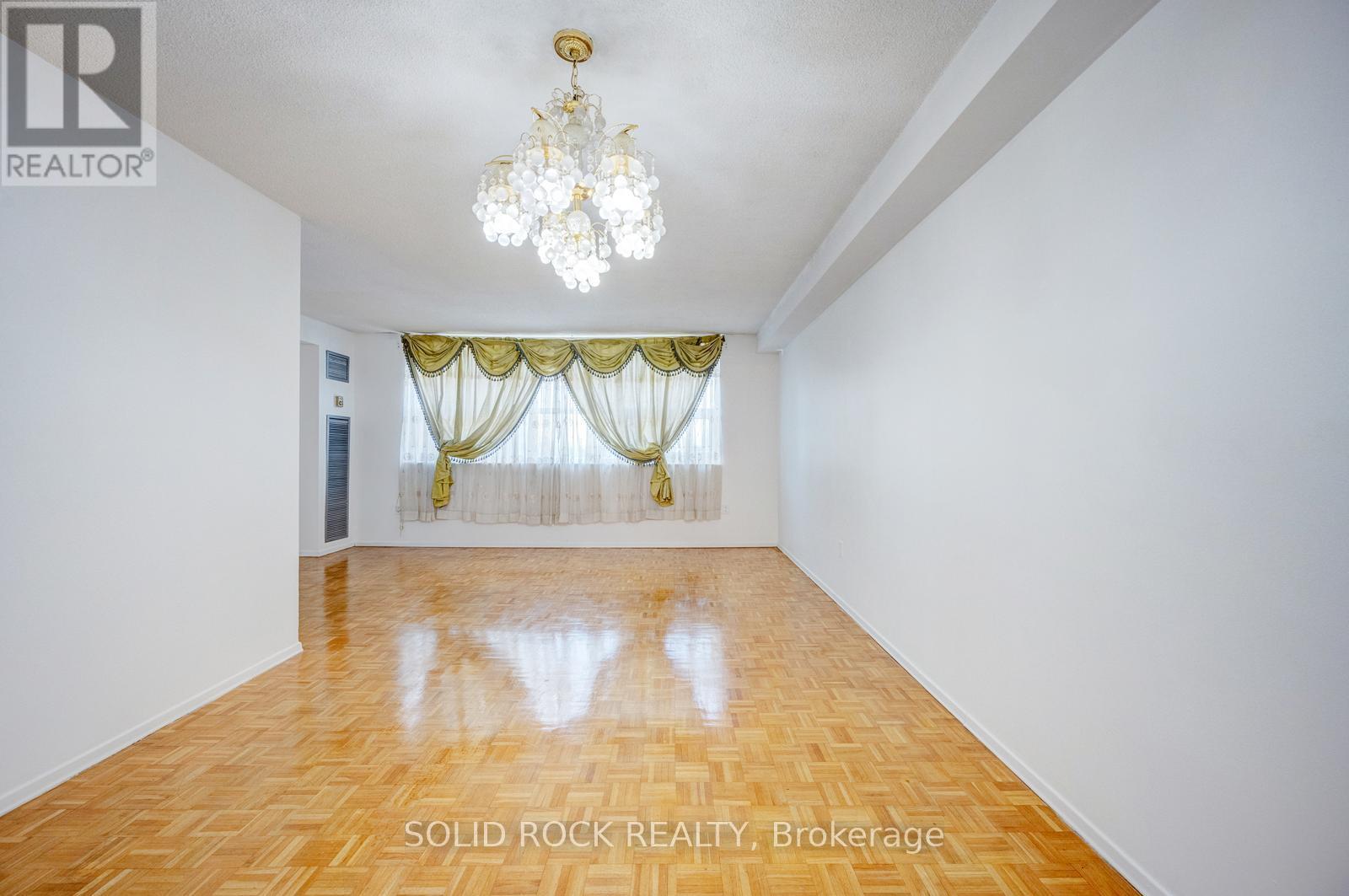 610 - 4 Lisa Street, Brampton, Ontario  L6T 4B6 - Photo 10 - W13088590