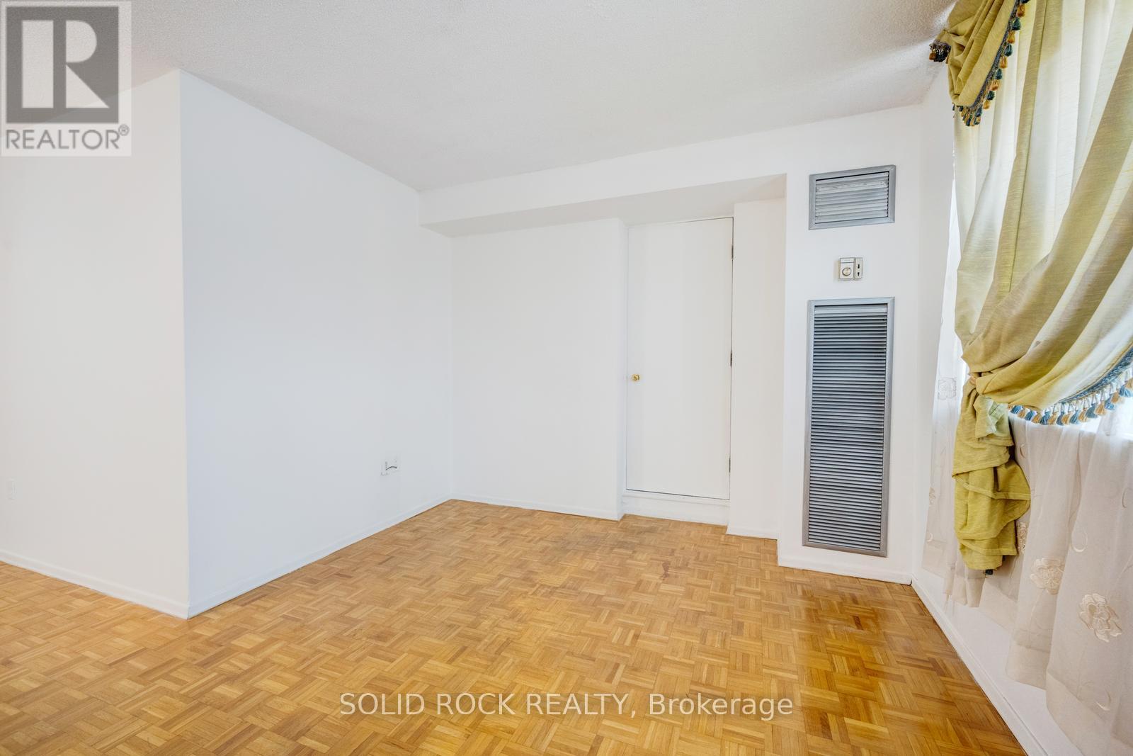 610 - 4 Lisa Street, Brampton, Ontario  L6T 4B6 - Photo 9 - W13088590