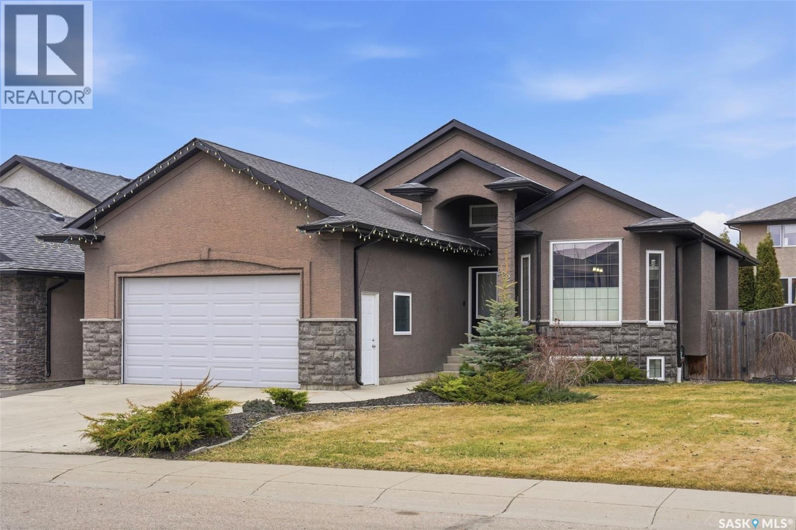 222 Fawcett Crescent, Saskatoon, Saskatchewan  S7T 0E9 - Photo 2 - SK034990
