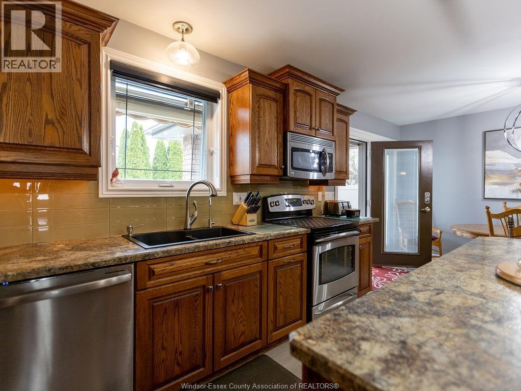 898 Southwood Drive, Lakeshore, Ontario  N8L 1G2 - Photo 11 - 26010189