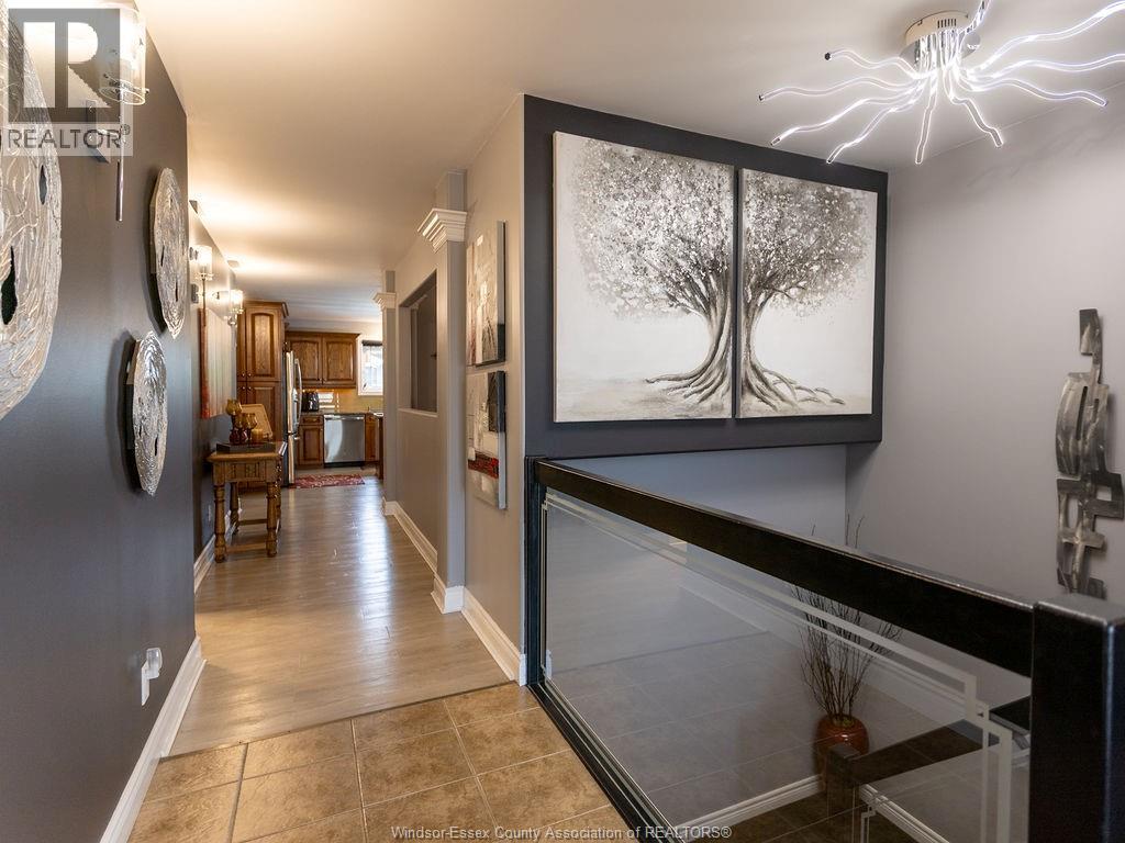 898 Southwood Drive, Lakeshore, Ontario  N8L 1G2 - Photo 3 - 26010189