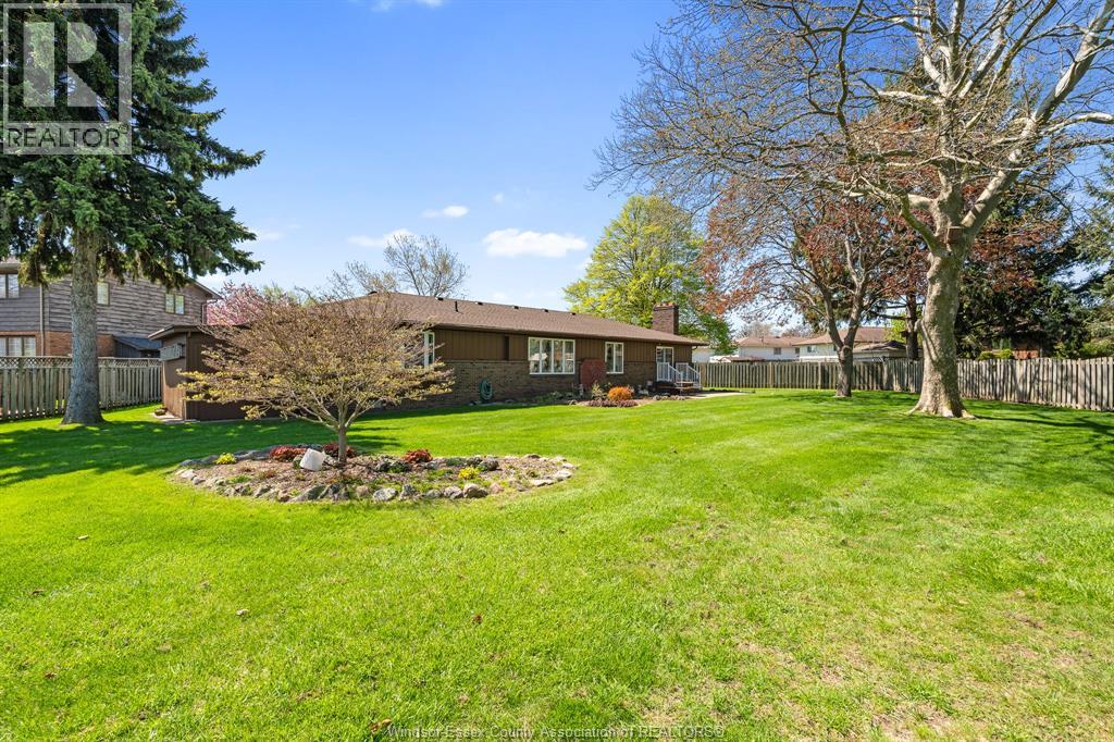 11 Crozier Crescent, Leamington, Ontario  N8H 4M4 - Photo 3 - 26006754