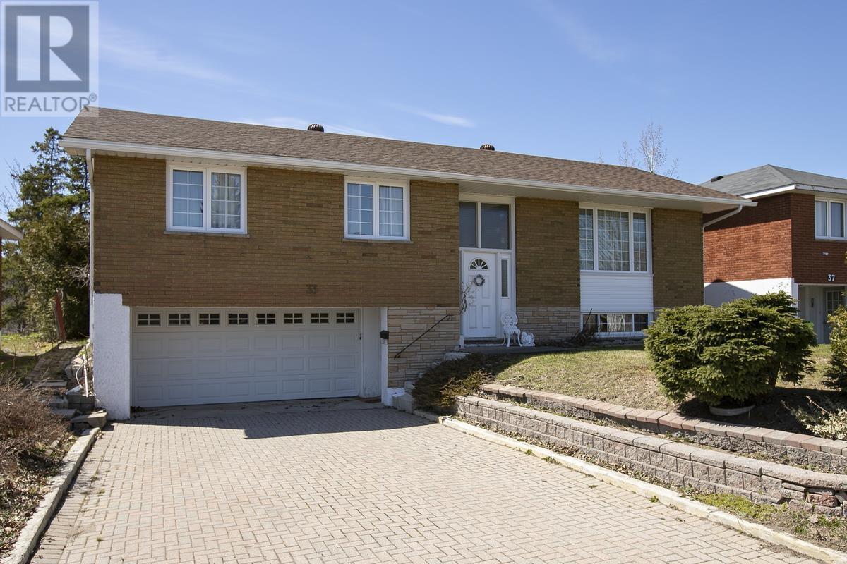 33 Kingsmount Blvd, Sault Ste. Marie, Ontario  P6B 3L7 - Photo 1 - SM260885