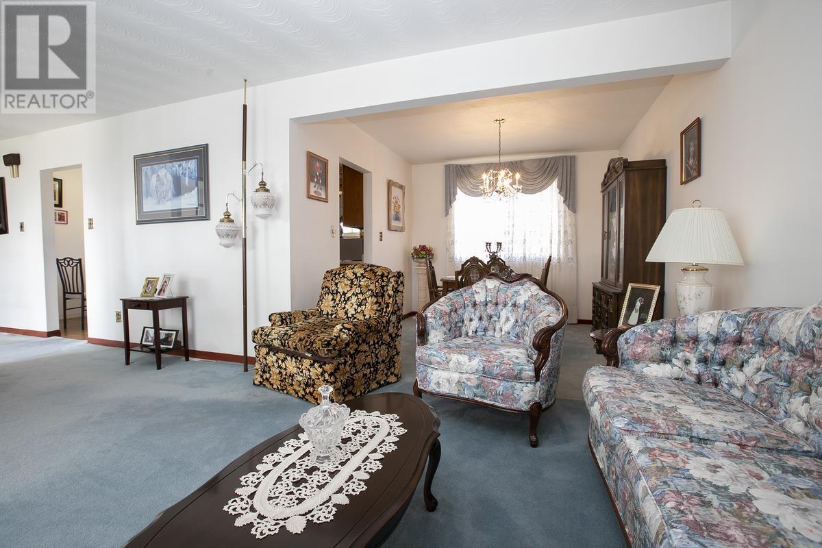 33 Kingsmount Blvd, Sault Ste. Marie, Ontario  P6B 3L7 - Photo 17 - SM260885