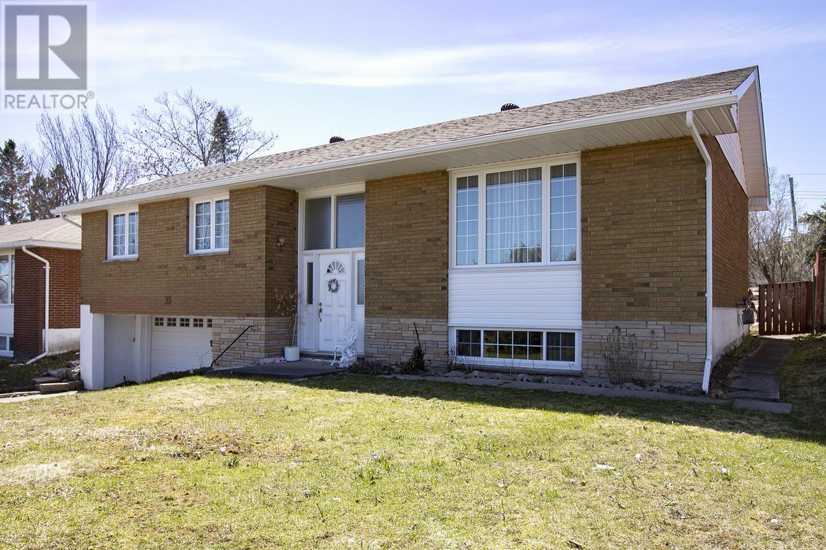 33 Kingsmount Blvd, Sault Ste. Marie, Ontario  P6B 3L7 - Photo 2 - SM260885