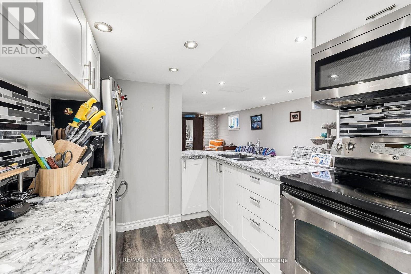 953 Vistula Drive, Pickering, Ontario  L1W 2L7 - Photo 36 - E13088790