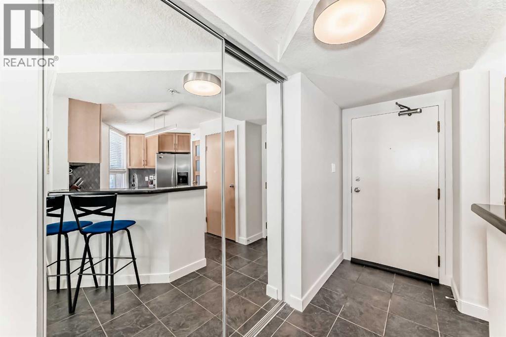 703, 626 15 Avenue Sw, Calgary, Alberta  T2R 0R5 - Photo 2 - A2301762