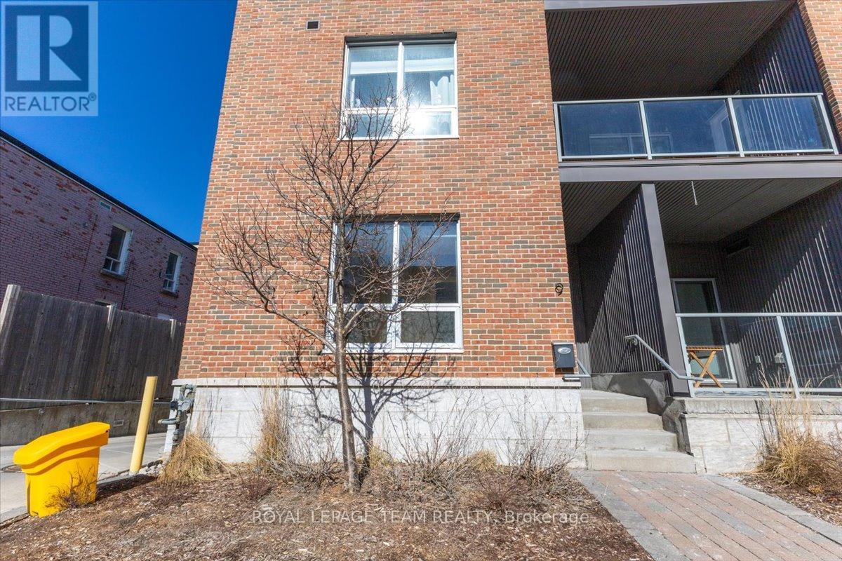 9 Balsam Street, Ottawa, Ontario  K1R 7K6 - Photo 1 - X13088618