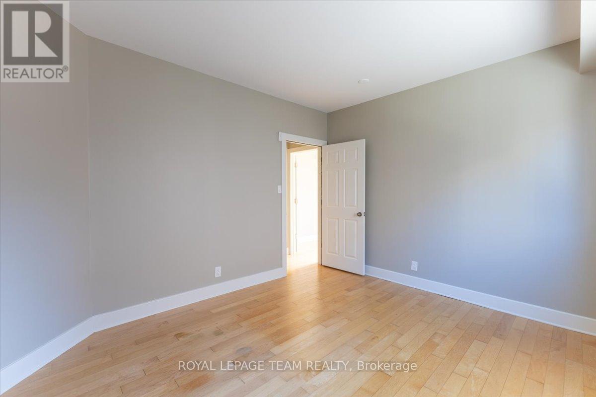9 Balsam Street, Ottawa, Ontario  K1R 7K6 - Photo 16 - X13088618