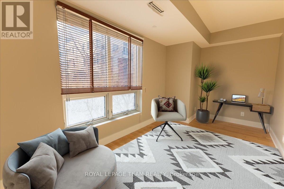 9 Balsam Street, Ottawa, Ontario  K1R 7K6 - Photo 4 - X13088618
