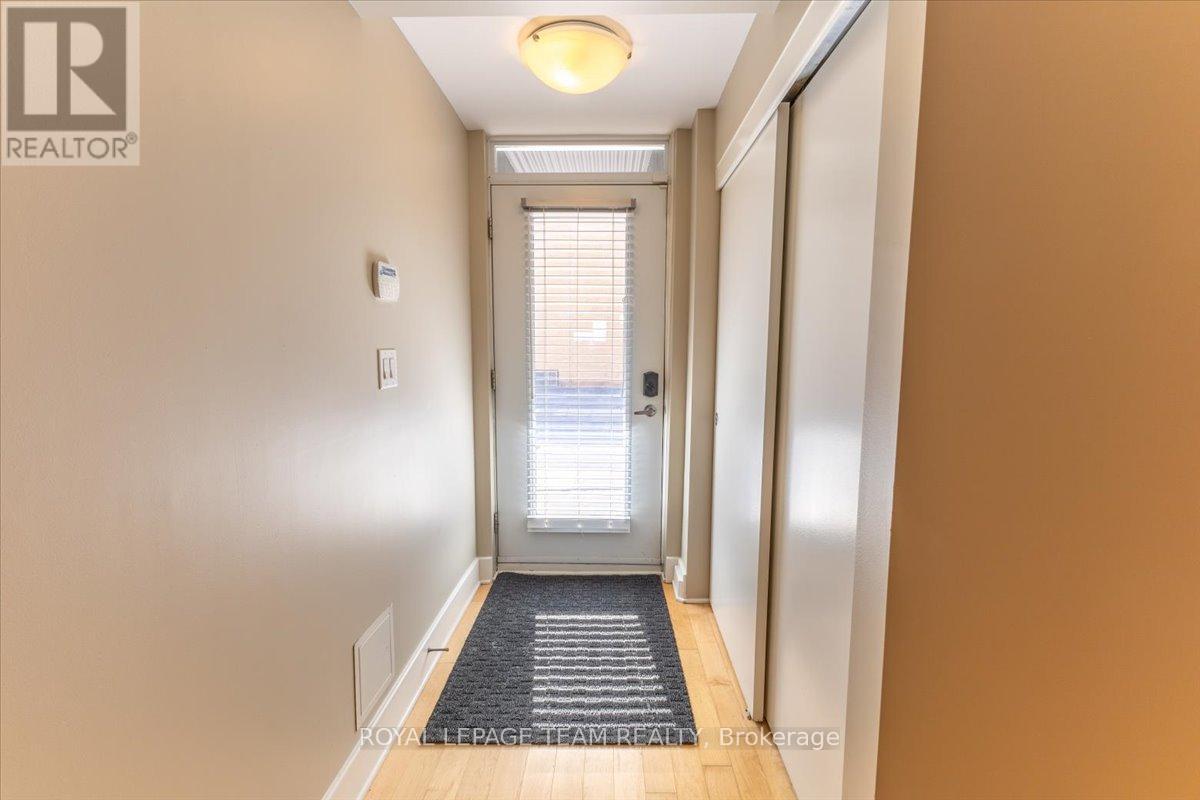 9 Balsam Street, Ottawa, Ontario  K1R 7K6 - Photo 7 - X13088618