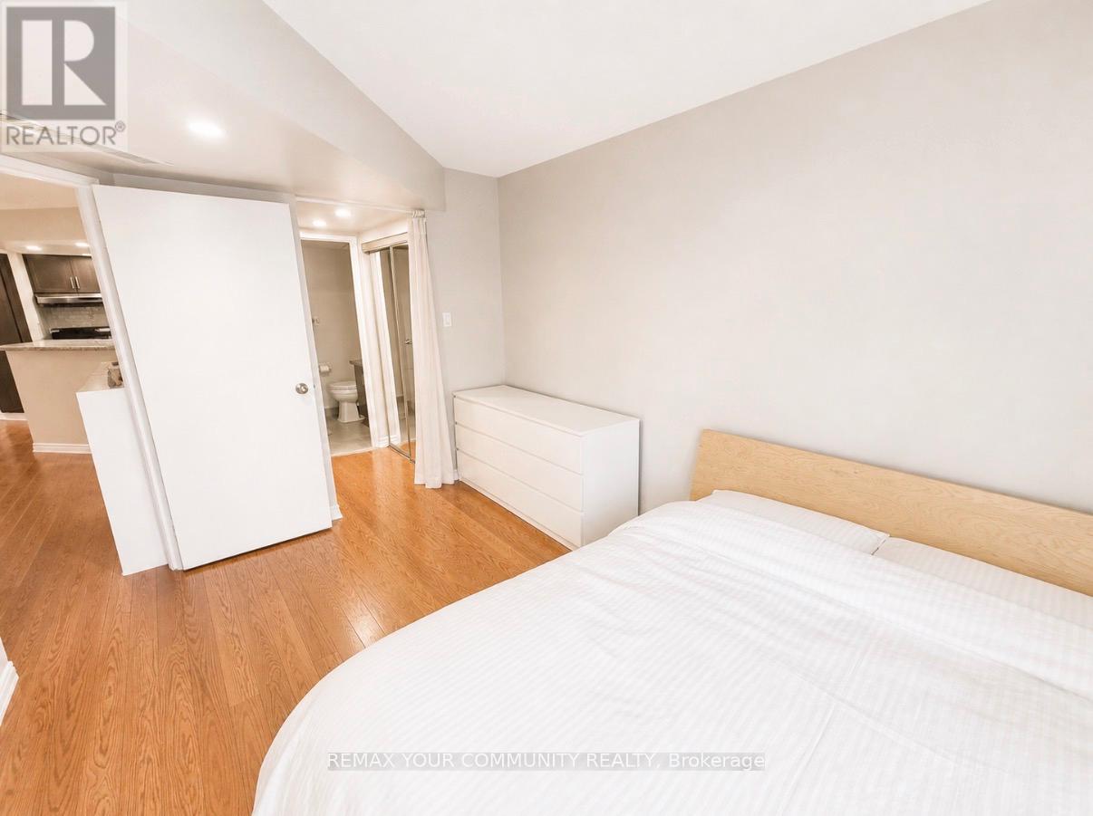 3201 - 1001 Bay Street, Toronto, Ontario  M5S 3A6 - Photo 7 - C13086738