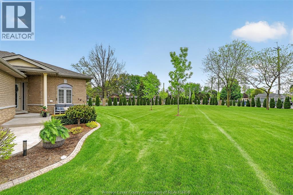 6150 Tiburon Crescent, Windsor, Ontario  N9J 3Y7 - Photo 4 - 26010212
