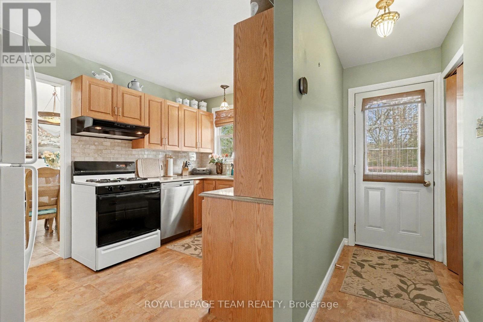30 Juniper Court, Ottawa, Ontario  K2E 5M6 - Photo 11 - X13059770