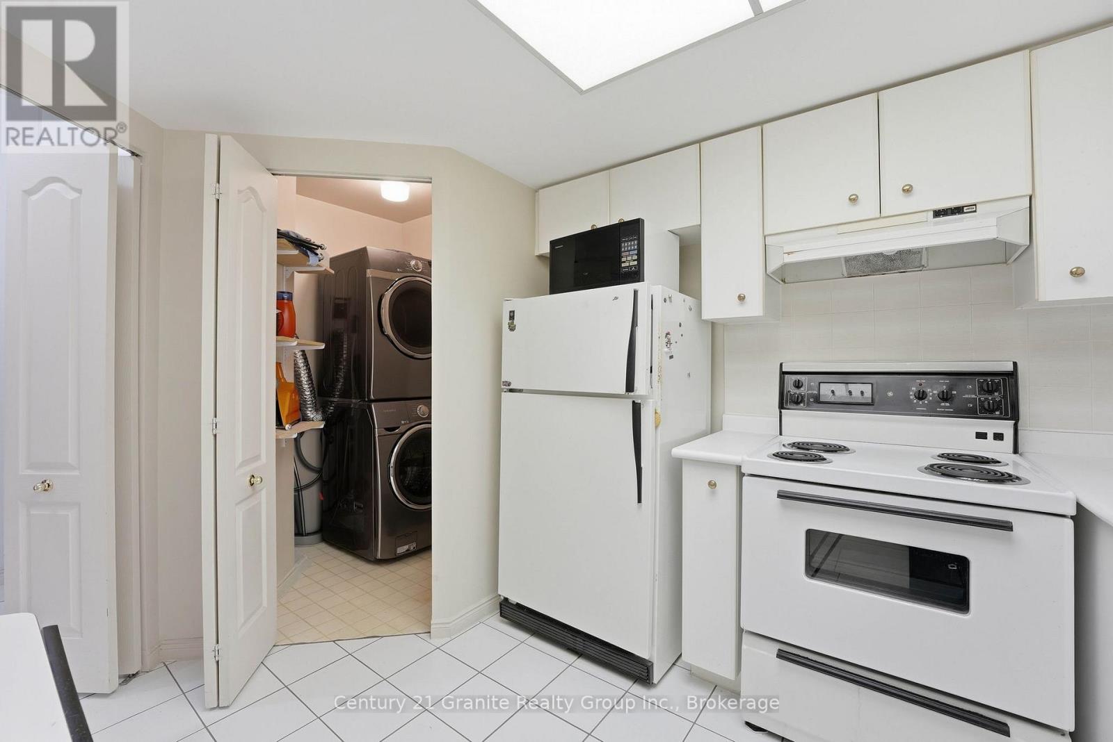 180 - 1 Greystone Walk Drive, Toronto (Kennedy Park), Ontario  M1K 5J3 - Photo 7 - E13088624