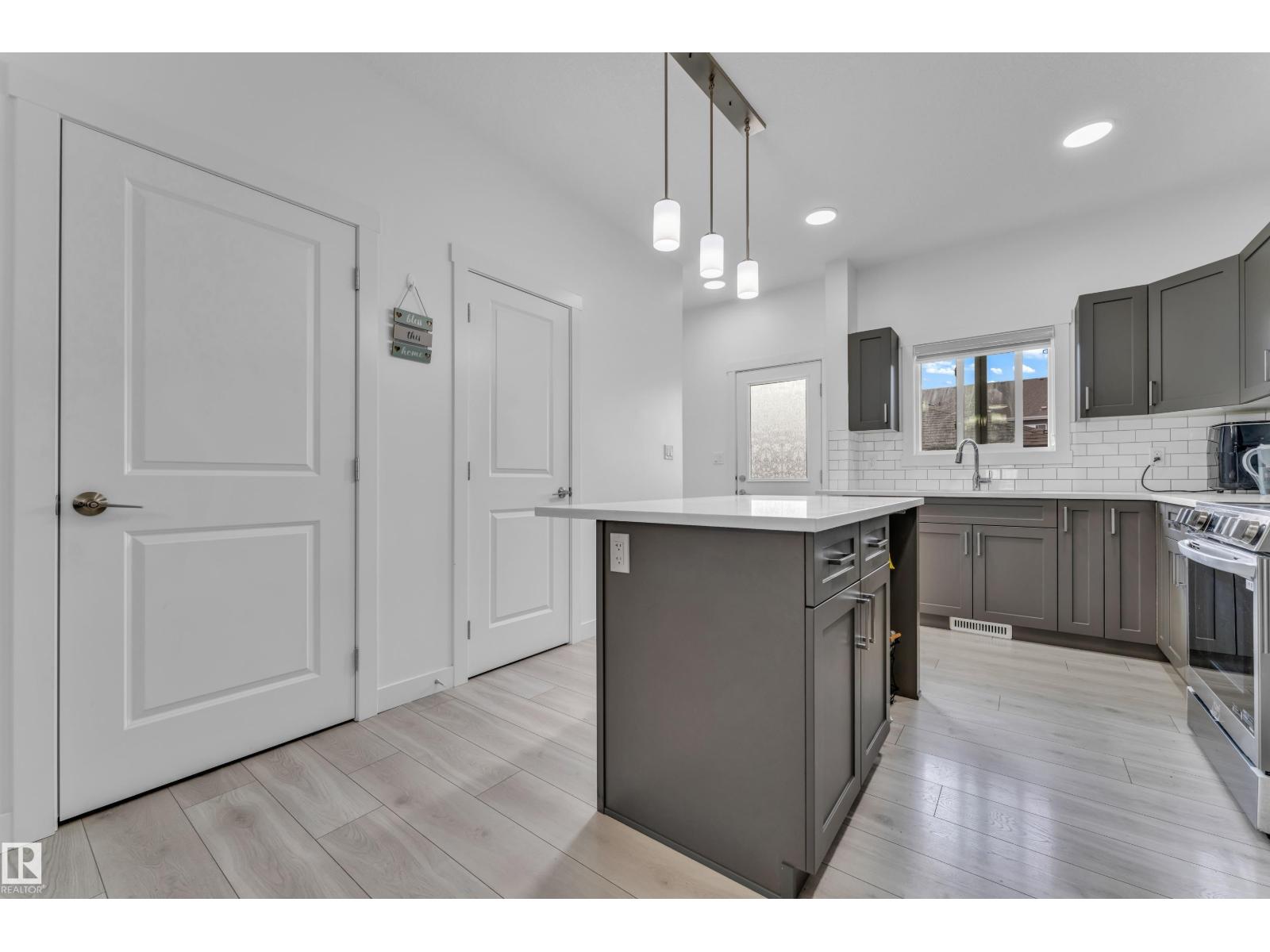 3016 4 St Nw, Edmonton, Alberta  T6T 2S9 - Photo 10 - E4485924