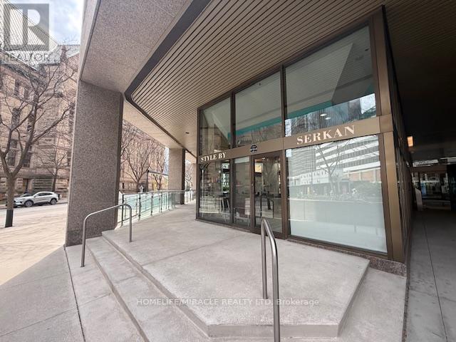 150 - 483 BAY STREET, Toronto, Ontario