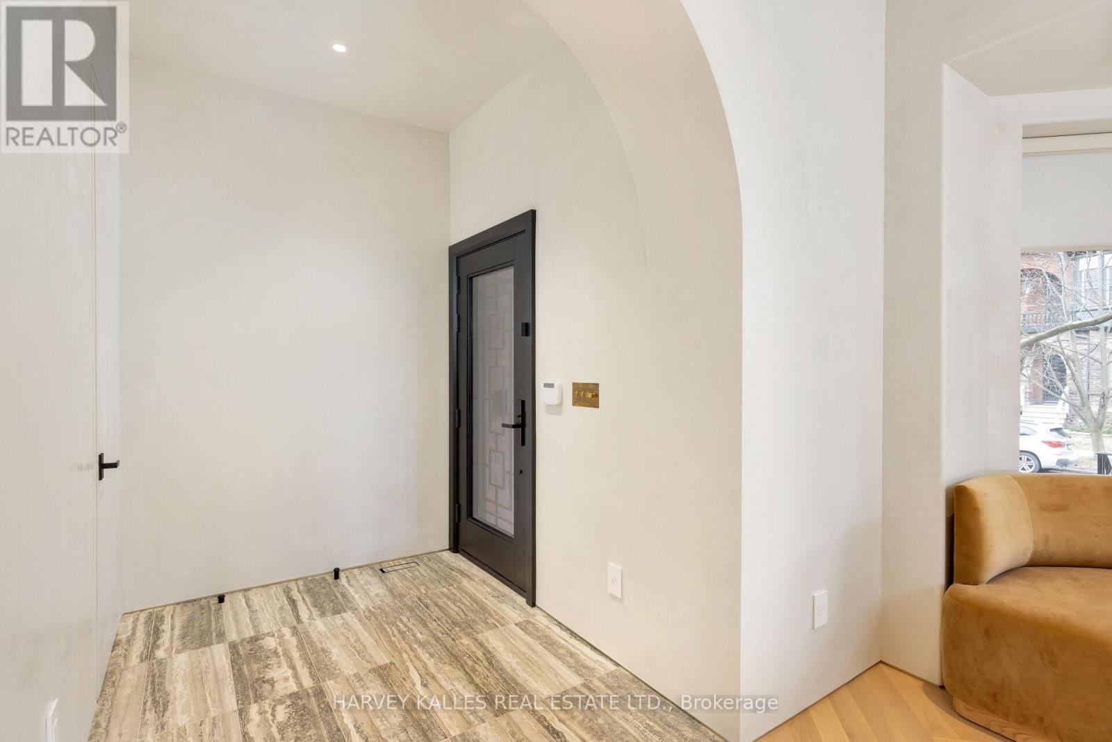 111 Bedford Road, Toronto, Ontario  M5R 2K5 - Photo 4 - C13088772