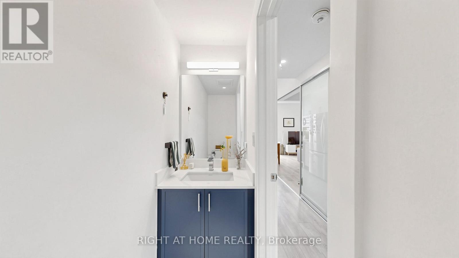 Th 2 - 1459 O'connor Drive, Toronto, Ontario  M4B 2V5 - Photo 10 - E13088654