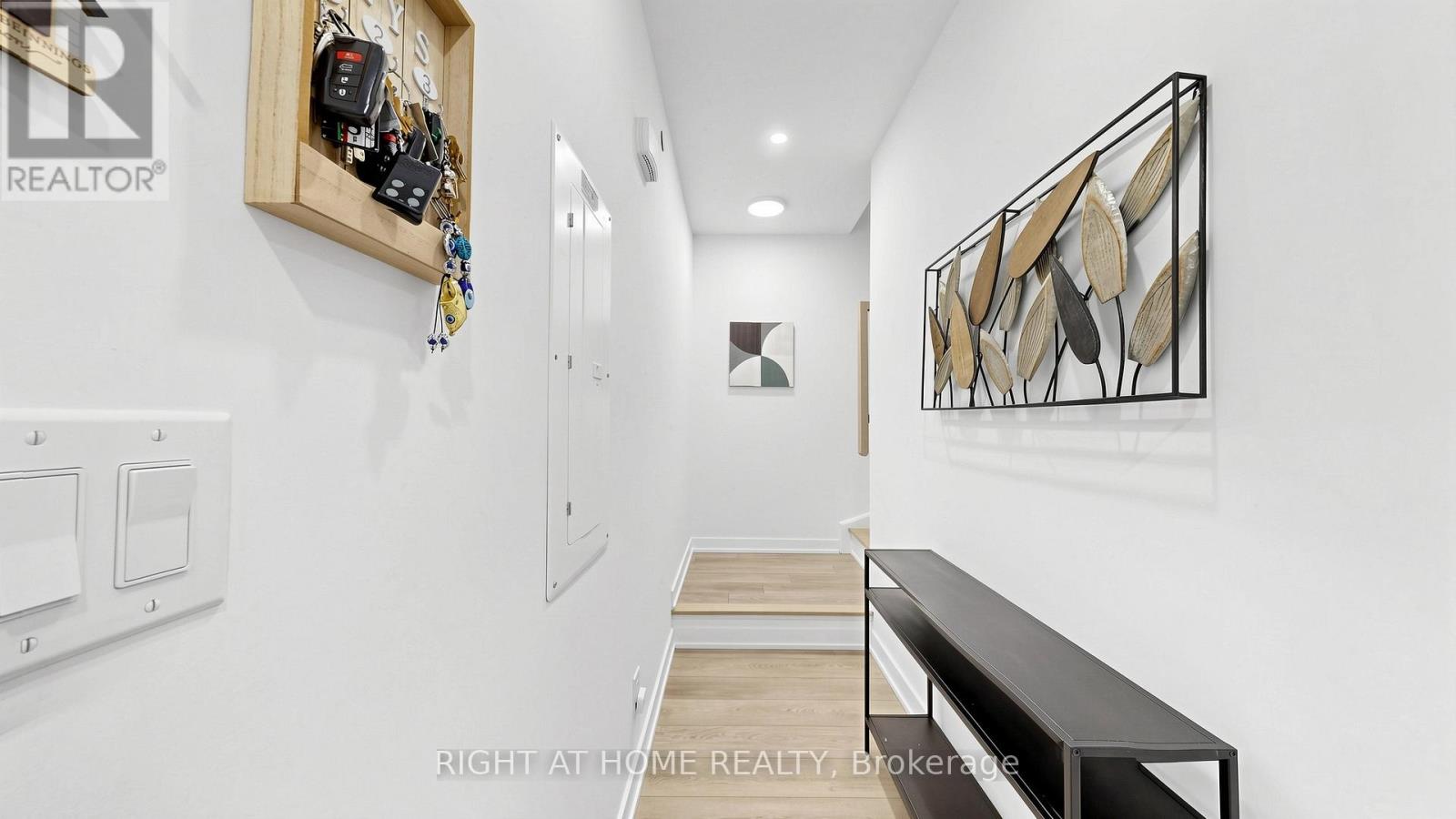 Th 2 - 1459 O'connor Drive, Toronto, Ontario  M4B 2V5 - Photo 11 - E13088654