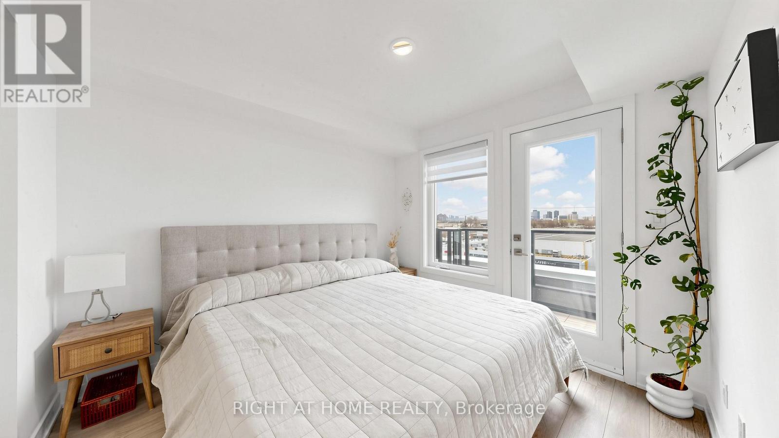 Th 2 - 1459 O'connor Drive, Toronto, Ontario  M4B 2V5 - Photo 13 - E13088654
