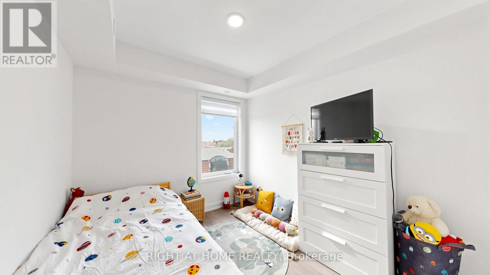 Th 2 - 1459 O'connor Drive, Toronto, Ontario  M4B 2V5 - Photo 16 - E13088654
