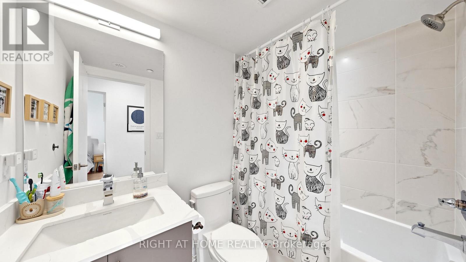 Th 2 - 1459 O'connor Drive, Toronto, Ontario  M4B 2V5 - Photo 17 - E13088654