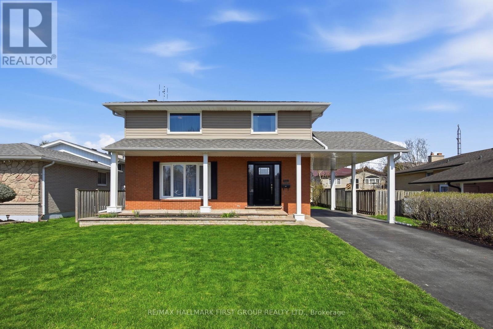 128 CLEMENTS ROAD E, Ajax, Ontario