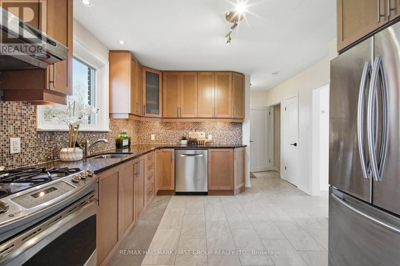 128 Clements Road E, Ajax, Ontario  L1S 1L7 - Photo 6 - E13088760