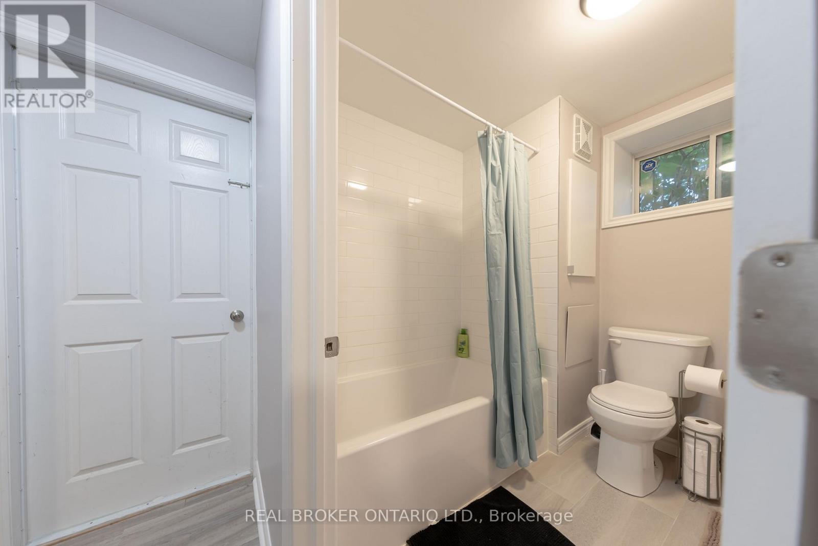 Main - 179 Hanson Street, Toronto, Ontario  M4C 1A7 - Photo 14 - E13088806