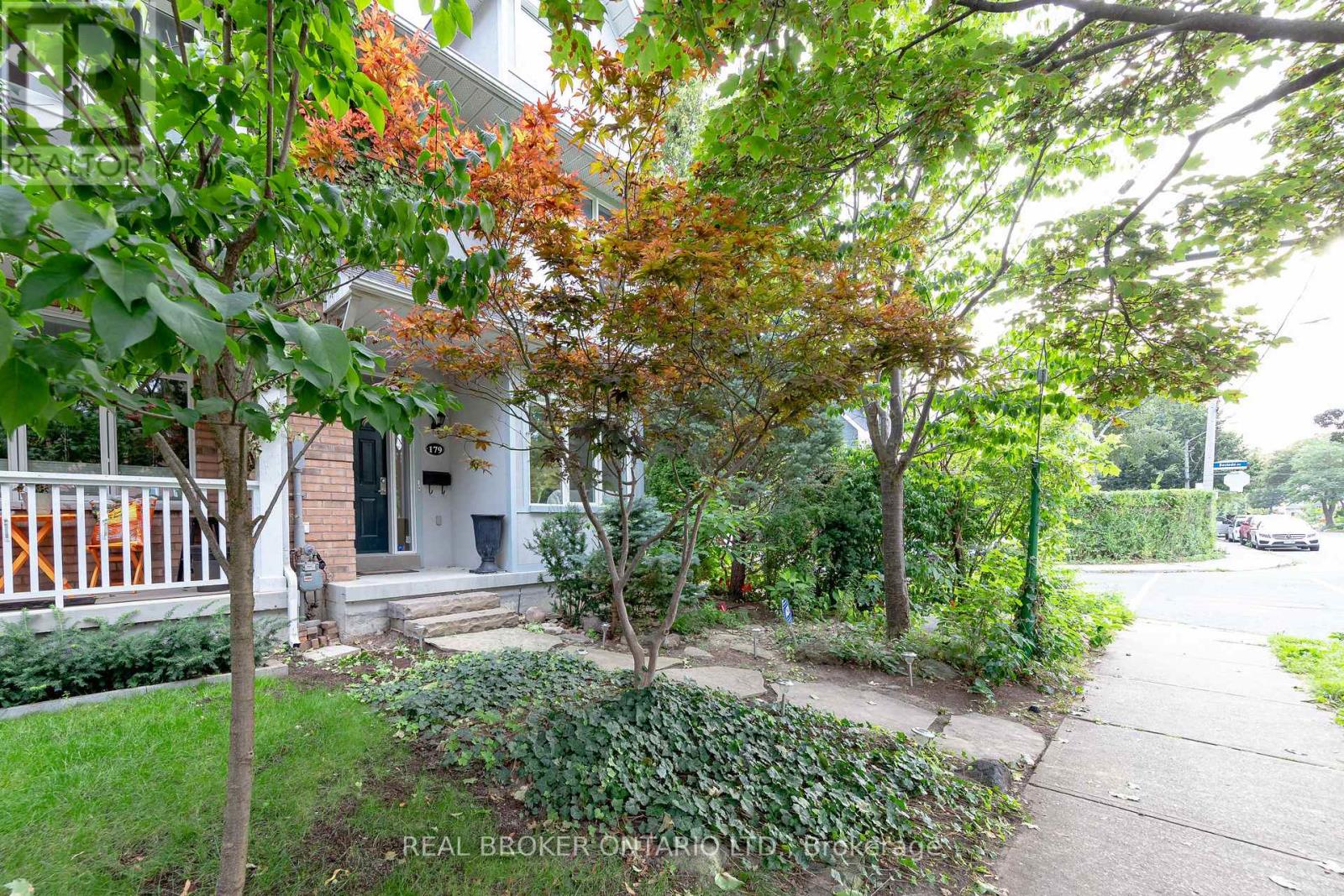Main - 179 Hanson Street, Toronto, Ontario  M4C 1A7 - Photo 18 - E13088806