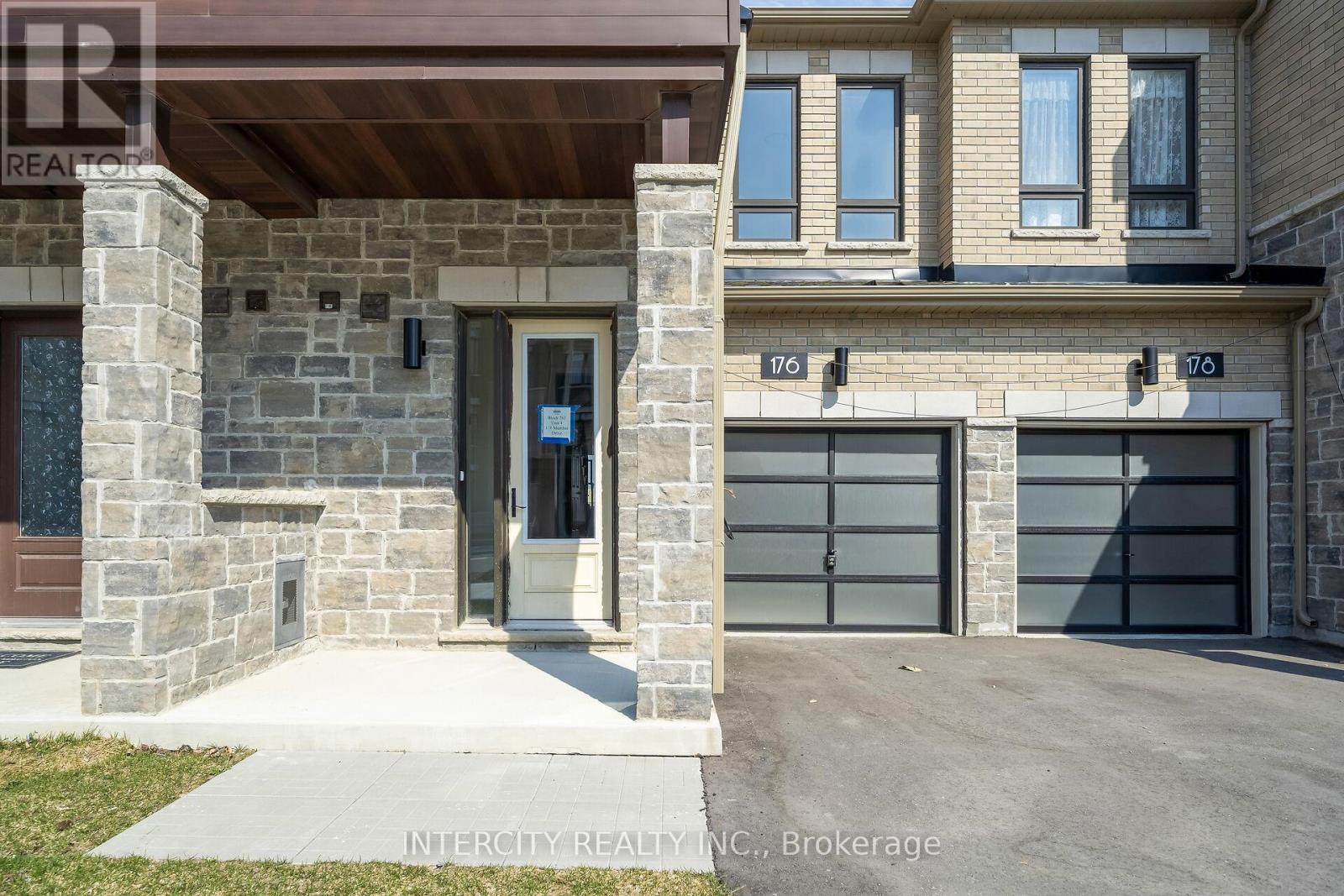 176 Mumbai Drive, Markham, Ontario  L3S 0G5 - Photo 2 - N13088632