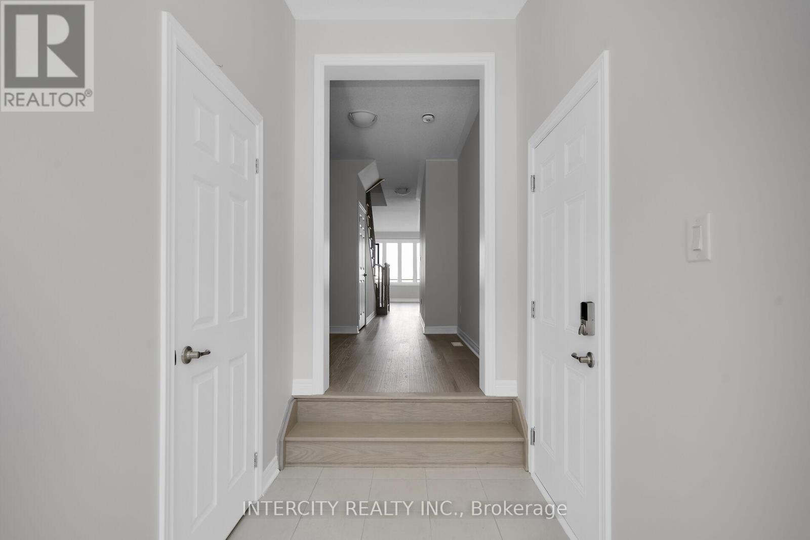 176 Mumbai Drive, Markham, Ontario  L3S 0G5 - Photo 4 - N13088632