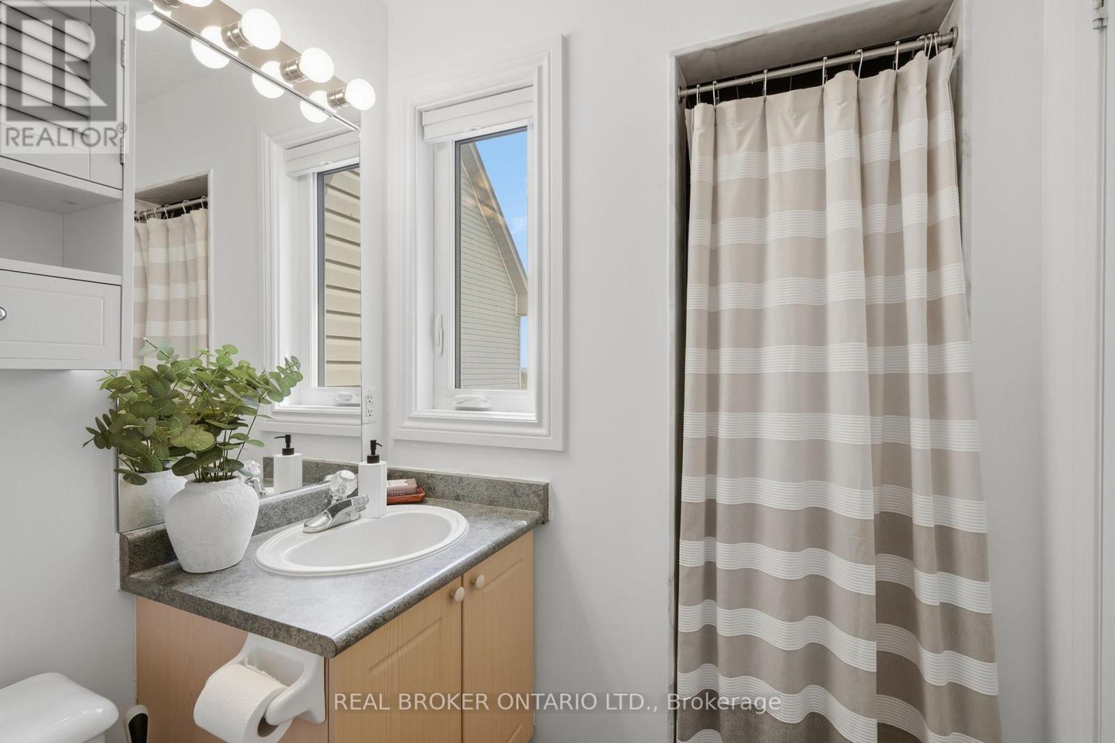 92 Mainprize Crescent, East Gwillimbury, Ontario  L0G 1M0 - Photo 28 - N13088668