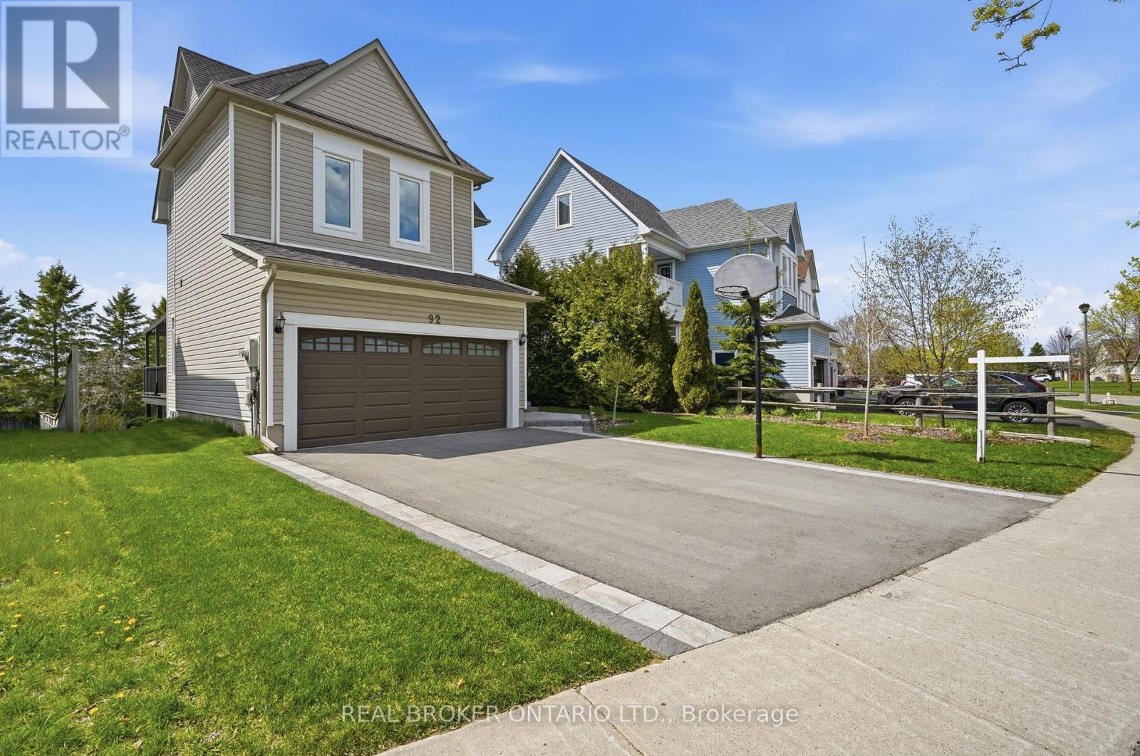92 Mainprize Crescent, East Gwillimbury, Ontario  L0G 1M0 - Photo 3 - N13088668