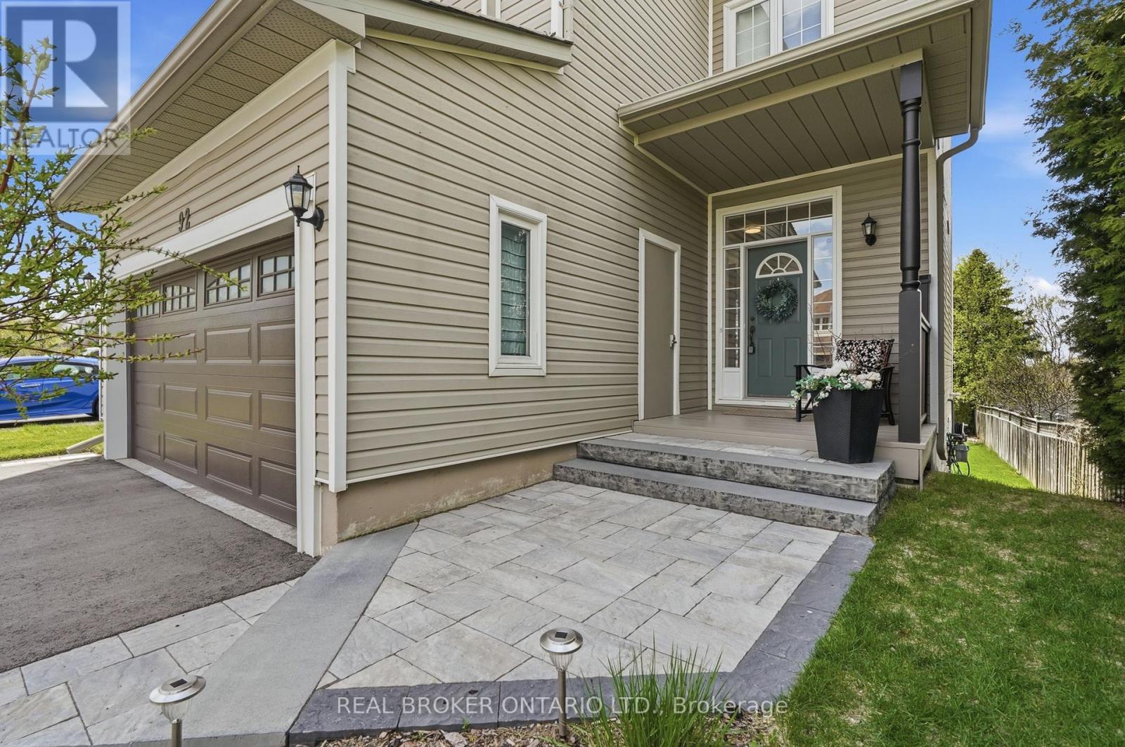 92 Mainprize Crescent, East Gwillimbury, Ontario  L0G 1M0 - Photo 4 - N13088668
