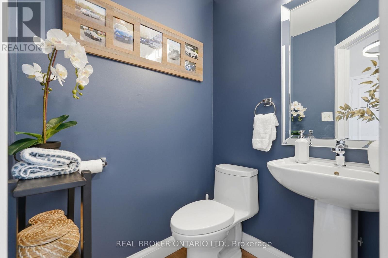 92 Mainprize Crescent, East Gwillimbury, Ontario  L0G 1M0 - Photo 7 - N13088668
