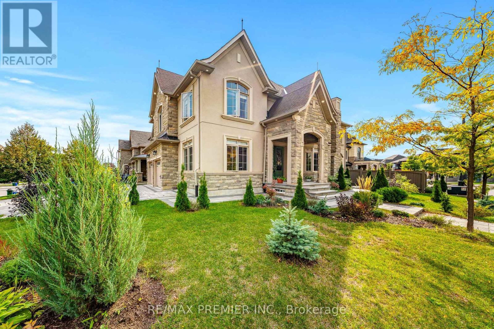 28 Rivoli Drive, Vaughan, Ontario  L4H 3X2 - Photo 2 - N13088686