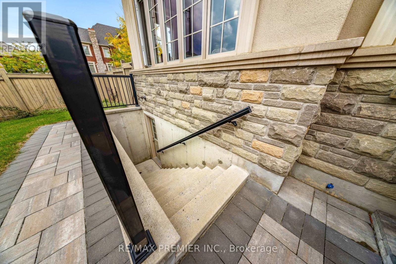 28 Rivoli Drive, Vaughan, Ontario  L4H 3X2 - Photo 46 - N13088686