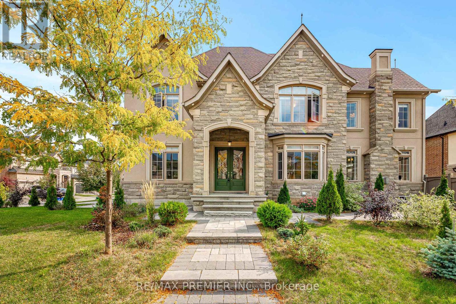 28 Rivoli Drive, Vaughan, Ontario  L4H 3X2 - Photo 5 - N13088686
