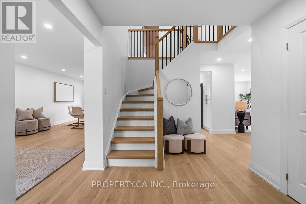 217 Hampton Court, Newmarket, Ontario  L3Y 6J5 - Photo 5 - N13088796