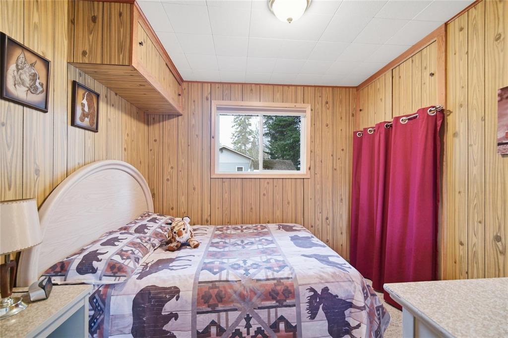 68 South Shore Road, Whiteshell Provincial Pk, Manitoba  R0E 0N0 - Photo 16 - 202609575