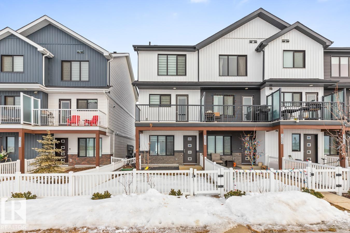 2057 192 St NW, Edmonton, Alberta  T6N 3A8 - Photo 2 - E4472375