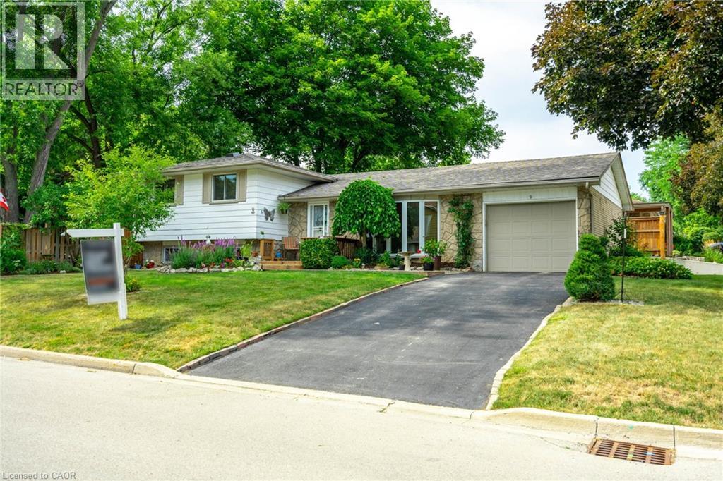 82 TURNBULL Road, Dundas, Ontario