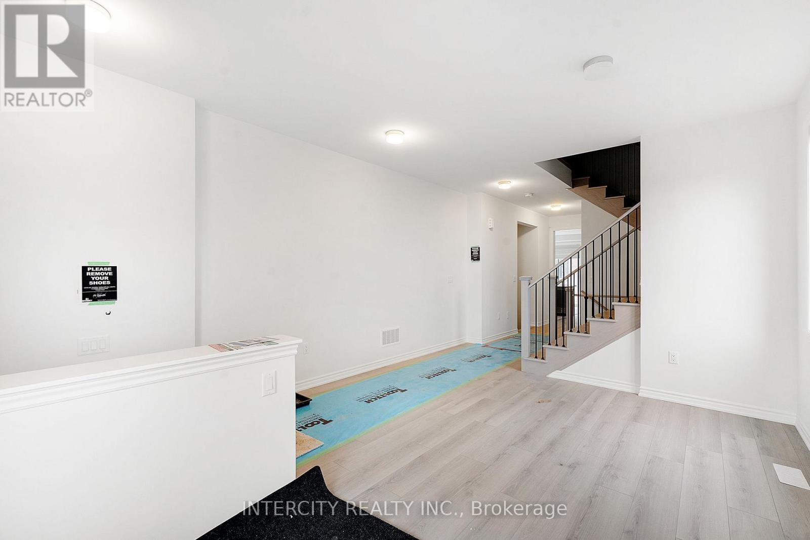 48 Watkins Road, Brampton, Ontario  L6R 4G7 - Photo 5 - W13088636