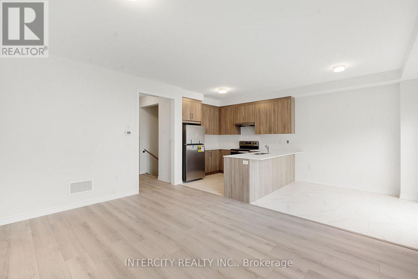 48 Watkins Road, Brampton, Ontario  L6R 4G7 - Photo 9 - W13088636