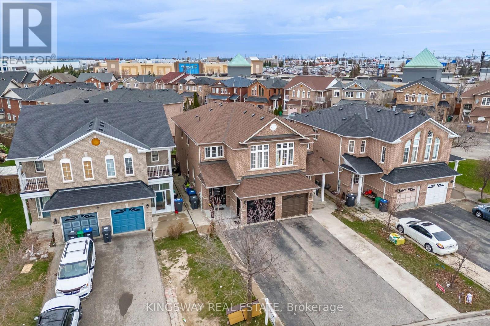 803 Khan Crescent, Mississauga, Ontario  L5V 2R2 - Photo 3 - W13088684
